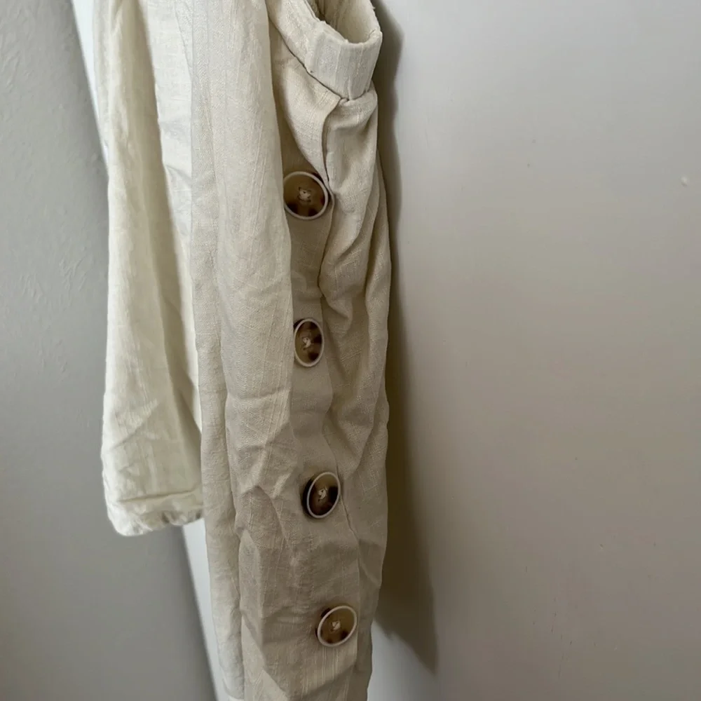 Universal Thread Neutral Top - Picture 3 of 5